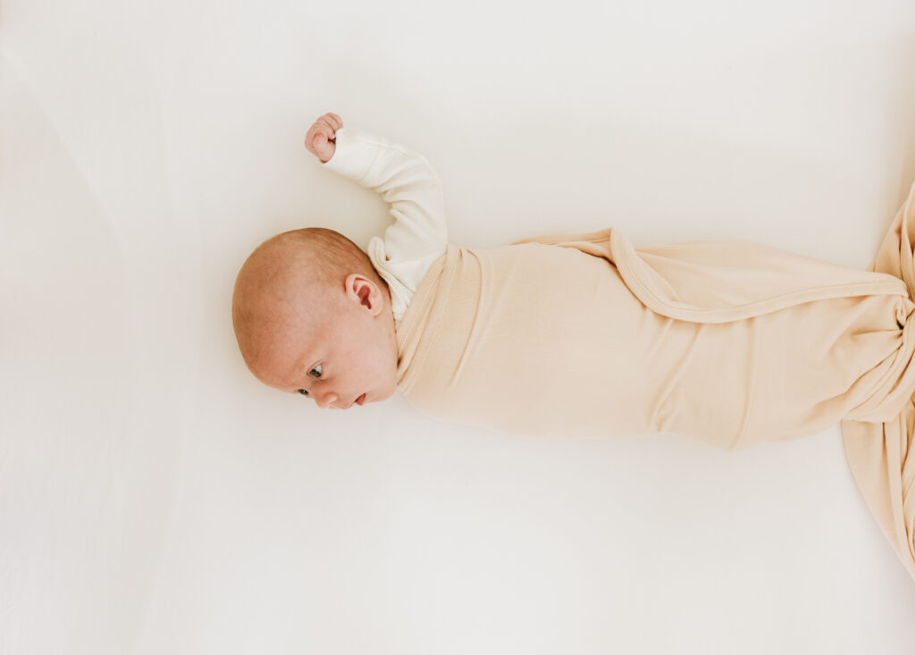 P2B One Hand Out Swaddle! Parents 2B